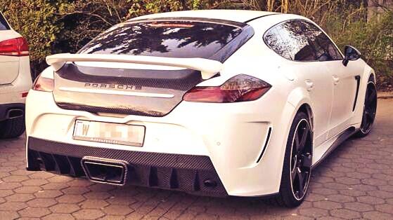 Arnautovic_10's tweet photo. Got my Porsche Back , no driving round in Sarah's BMW #potters #porsche #black http://t.co/3vFKxog0Rc