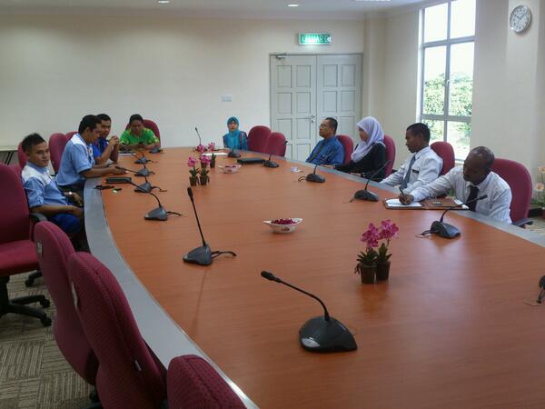 mmms138's tweet photo. Taklimat di PDPA Kota Setar utk Pegawai Baru. @Moqta70 @RajaAlhakim @JpamKedah http://t.co/Ldyfpdf6Dx