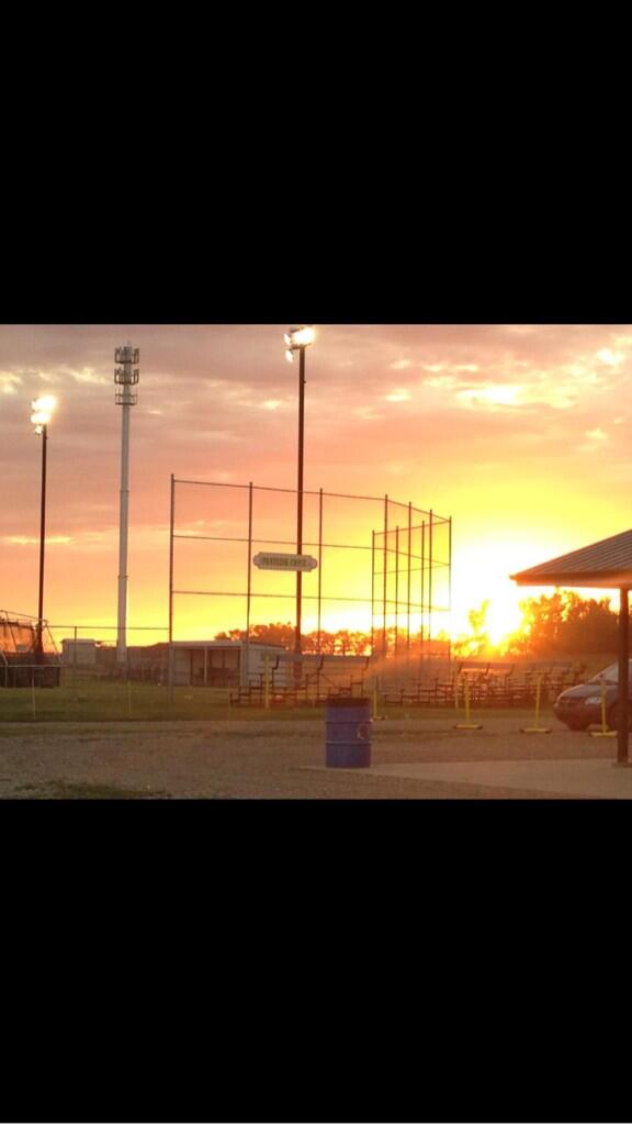 Gingras_15's tweet photo. All I wanna do is be back on the diamond and playing baseball again #SickOfWinter http://t.co/ijX4Kzrlvj