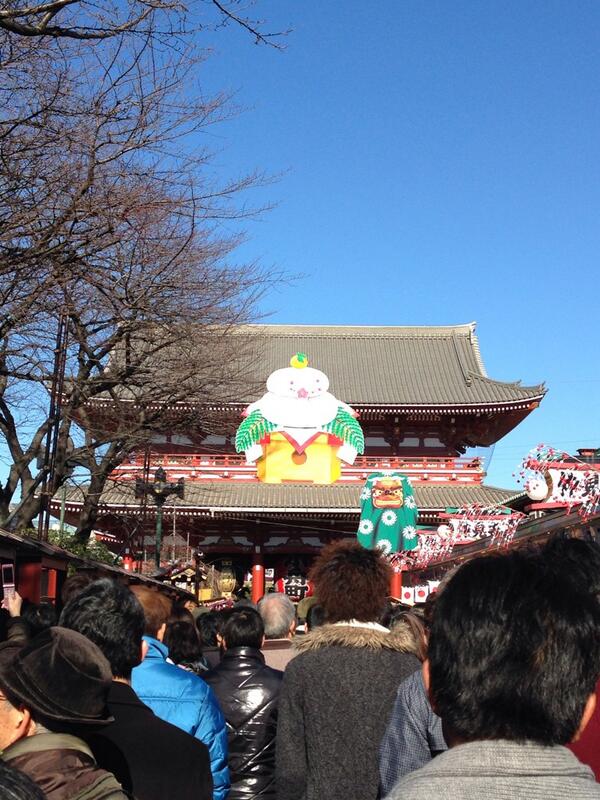 chie4579's tweet photo. 参拝客の行列💦 http://t.co/NMoUWHXxyO