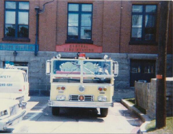 WarrenFireRI's tweet image. Here old one we just found, our old engine 1 #WarrenFire #Warren #WFD