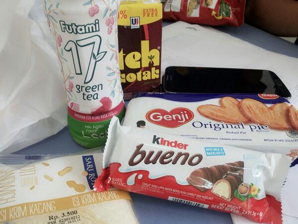 Hari pertama sekolah.... ya gini deh ... hihihi ... cc <a href="/wede06/">Gung Wede</a> <a href="/emoyemie/">Emie Kusumawati</a> <a href="/guz_theydy/">GuZ Theydy</a>