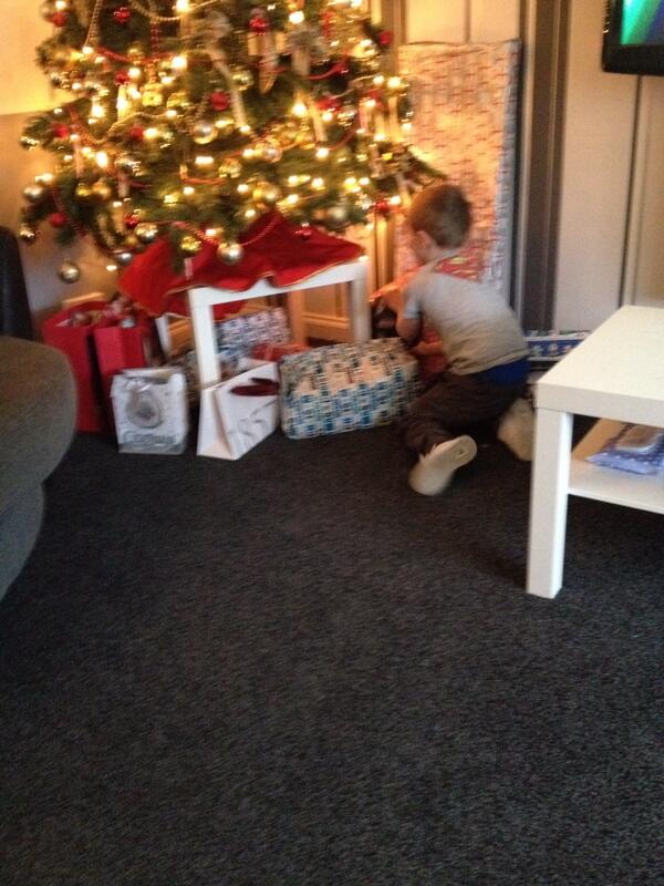 Samcherrie's tweet image. Caught red handed