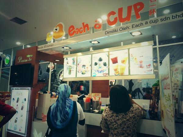 MydinMalaysia's tweet photo. Quench ur thirst with #EachACup only at #Mydin #Seremban2 @ameermydin @SabaFM http://t.co/SoJJ8t9PxT