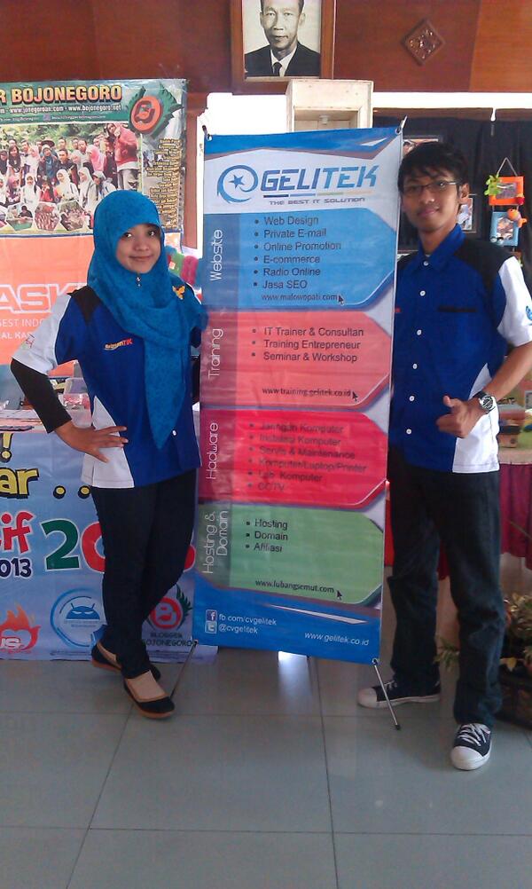chiquitabaobei's tweet photo. ini ada dokternya IT @CVGelitek Yg ingin membuat web bisa dTg di stand @RTIKBojonegoro #BAZZARKREATIF @JemariKreatif http://t.co/EnujvVTZaj