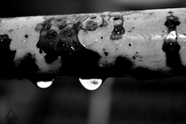 blackwhitegraph's tweet photo. Water Fall http://t.co/sKK4kN2TH2
