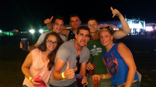 jorgesgt89's tweet photo. @manolo_yeahhh  @lolicar84  @jkprimo89  juba, salce. Rememorando una noche 10 #dreambeach  #festivales http://t.co/PKG10R5R5l