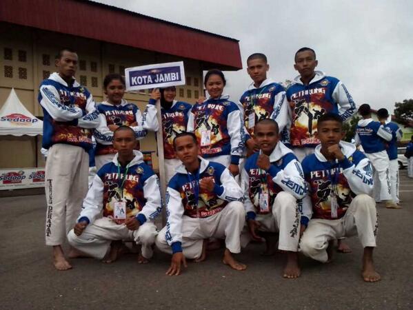 dimaswae's tweet photo. Team petarung kota jambi di gor serunai bungo http://t.co/aQOJskN2P6