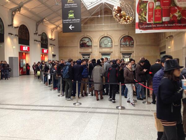 Alftoune's tweet photo. 13h30 toujours 2h00 d'attente pour un #whopper , on repassera + tard #burgerking http://t.co/HCQh7REQCz