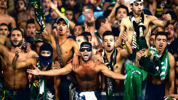 Supporters van Raja Casablanca, ze blijven ze maar steunen #Respect #DimaRaja