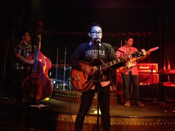 Salah satu band favorit saya di ultah salah satu band favorit saya <a href="/oldpaper_/">OLD PAPER</a> <a href="/borocknrolls/">BOROCK N ROLL</a> birthday parteee