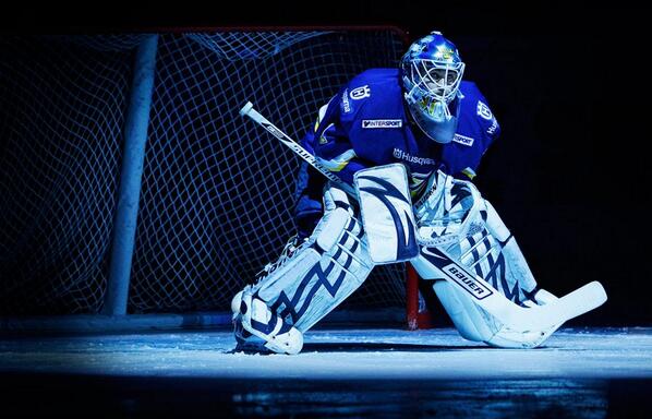 HV71's tweet photo. Idag skickar vi en extra tanke till Stefan Liv som skulle fyllt 33 år. #HV71 #twittpuck http://t.co/jvCVAIAtEH