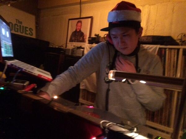 EagleFujita's tweet image. JUN of Zipsise 日本語ラップかきならしとります！西東京ー！ #LARGEMAN