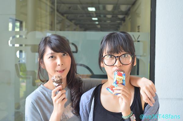 MCVeranda's tweet photo. Tadi siang makan ice cream sama kapten Kinal ^^ http://t.co/1TWieX13eQ