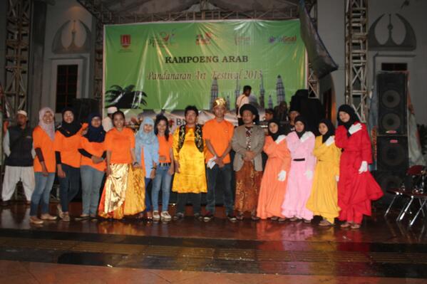 IKANMASSMG's tweet photo. @IKANMAS8 berpartisipasi meramaikan kegiatan Panggung Kampoeng Arab Pandanaran Festival 2013 http://t.co/FZv0VFWUKj