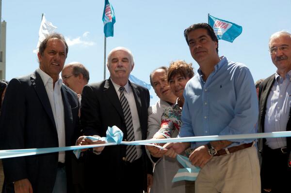 jmcapitanich's tweet photo. Lanzamiento de la 5ª etapa del Programa Nacional de Agricultura Periurbana en Ituzaingó, Buenos Aires. http://t.co/9qq5eAFVfo
