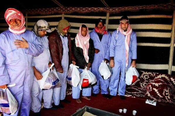 eidfalah's tweet photo. :

التطوع مجهود أنساني يقوم به شباب مخصلين من فئات مختلفه بالمجتمع الهدف منه:التعاون وتقديم خدمة للأخرين.#مخيم_الشيط http://t.co/nDHV59cBVA