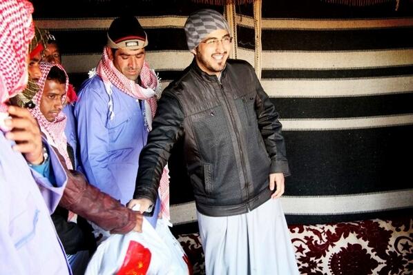 eidfalah's tweet photo. :

فكرة إيجابيه تحسب لـ #مخيم_الشيط  أستضافة العمال وتقديم كسوة الشتاء كامله لهم.

نعم نحن بحاجة للأظهار الحب لهم http://t.co/d7jZldybq8