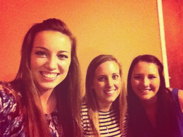 keely_wendling's tweet image. Had such a great time with these girls last night!! #dancingfools @tayyllornicole #Alex