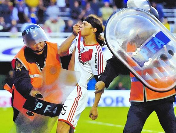 gonzaloferreyr's tweet photo. #FelizCumpleañosLeón http://t.co/TStXERv8yI Gracias por tanto amor a Riverr