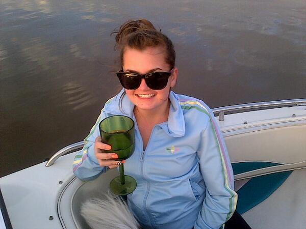 AshTaylor03's tweet photo. Chilling Having a glass of wine #HolidayVibes http://t.co/hB6kVlHp5b