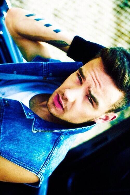 liampxynefk's tweet photo. You're all that matters to me,you make me complete. http://t.co/Hl7PLmV7yF