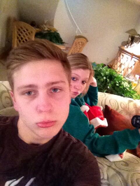JoshwaaaaHall's tweet photo. me and dis foo r 2 kew fer u http://t.co/f2ymoQkiH2