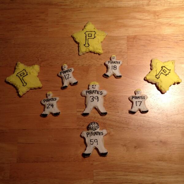 dailey_28's tweet photo. My @Pirates Christmas cookies #PiratesHoliday http://t.co/ItdfHtqUFZ