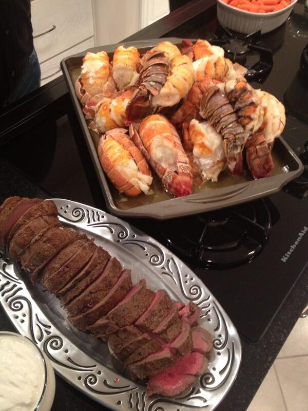 JoshwaaaaHall's tweet photo. Lobster + steak = 😍 http://t.co/r010jhs9ZQ