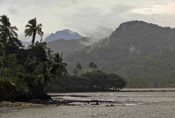 Feliz dia de São Tomé! Neste dia, em 1470, o Português descobriu a nossa ilha do Éden.
