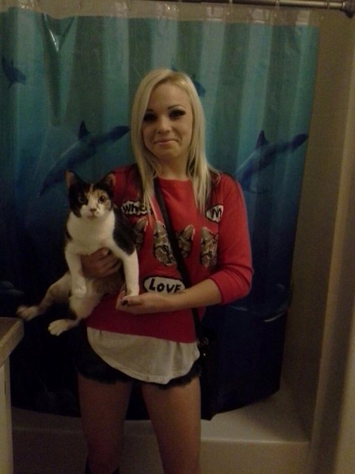 My kitty http://t.co/FWeITPVfRf<a href="/tag/mvsales"class="tags"><span>#mvsales</span></a>