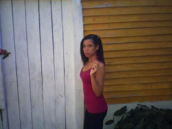 yuleisy65's tweet photo. no soy perfecta, pero si distinta al resto. http://t.co/KgbIcU5iIy