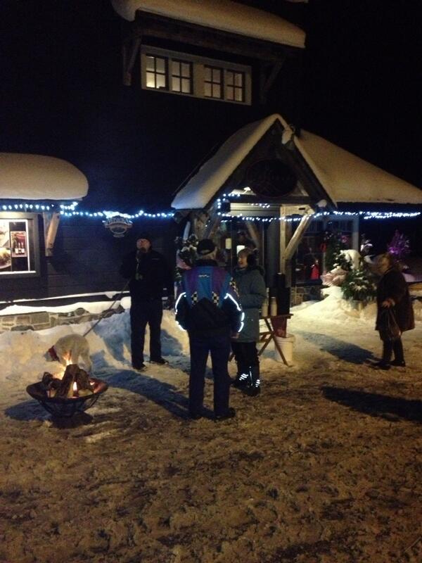 xroadsrosseau's tweet photo. Beautiful evening at Crossroads lighting of town tree hot chocolate and cookies for everyone http://t.co/W8yWPjRR64