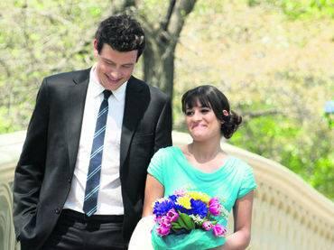 Jennernatic's tweet photo. La primera Navidad sin Cory Monteith  

Lea Michele enfrenta la pérdida de su novio, fallecido el 13 de julio http://t.co/HTXnqIePbg