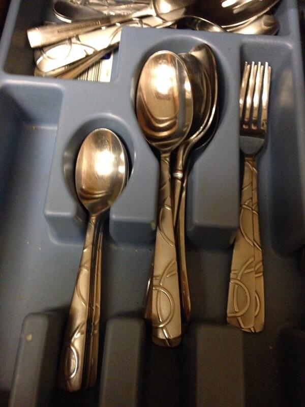 LobbySack's tweet photo. @NerdanelTheWise Gonna steal your fucking spoons! http://t.co/ksFwDnClVf