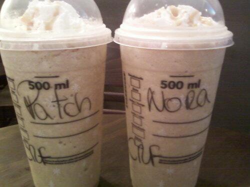 FrasesdePatch's tweet image. En Starbucks ...