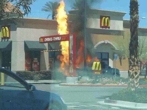 _willdunn's tweet photo. "@WilyWonkuh: How tu burn calories: http://t.co/1vXw7Wa6oC" wkwkw