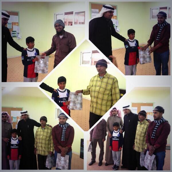 صورة ترند- طالب  يفاجئ المدير والمعلمين ويحضر ملابس شتوية لعمال المدرسة ..! 

#السعودية #فخر_الوطن #المملكة