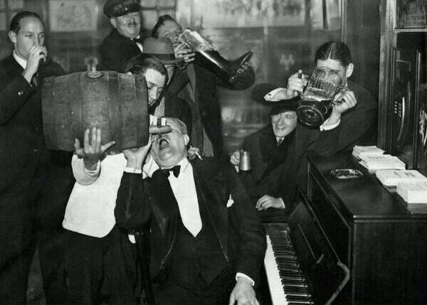 chetejp's tweet photo. Fin de la ley seca @miguelmartirena @lucasdelclaux @ethc @peps017 @jaimegabarda @jakebrovi #familiaunida http://t.co/TLG55KrLwp
