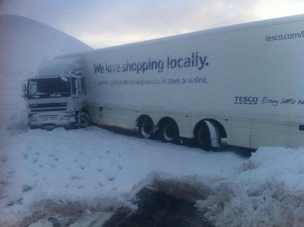 #A9 snow gates closed S/B at #Dalwhinnie &amp; N/B at #BlairAtholl due to an incident involving a lorry at #Drumochter.