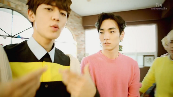 Minkey_Bot's tweet photo. 사진) colorful M/V 캡쳐ㅎㅎ;; 기범아 너무정색하는거아냐?? 귀욤귀욤=ㅂ= http://t.co/GspabrbVAU
