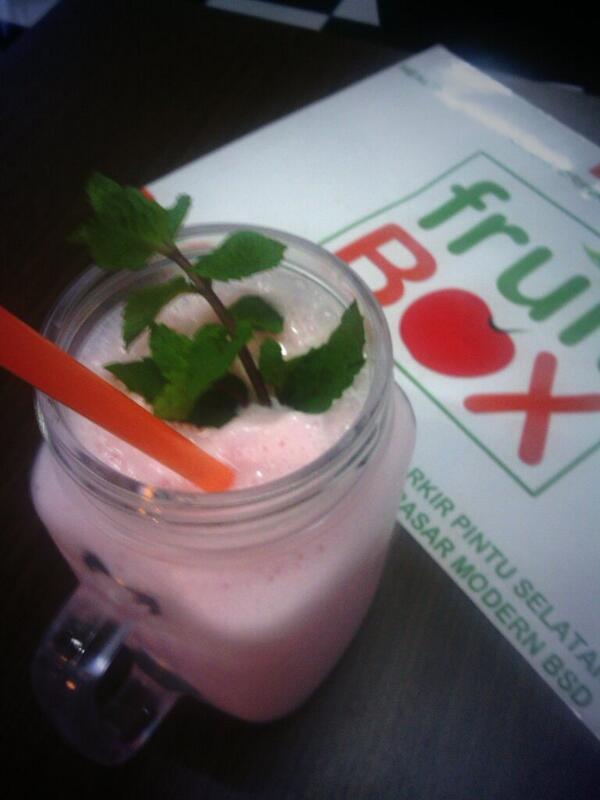 Blended Strawberry Yoghurt Rp.12.500 ;) <a href="/FruitBoxBSD/">FruitBox</a>
