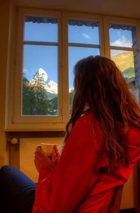 christiholmes's tweet photo. Watching the sun rise on the #Matterhorn. Sometimes we need to take life a little slower. @SELFmagazine #yourmoment http://t.co/zhJ2m3HRsc