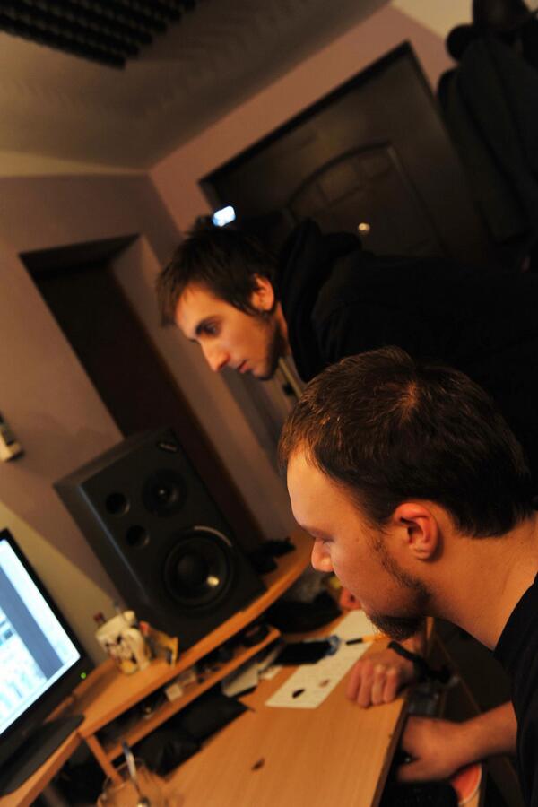 ElevenHour's tweet photo. Bass recording &amp; mixing session 2013 http://t.co/qdnvZR0ADm