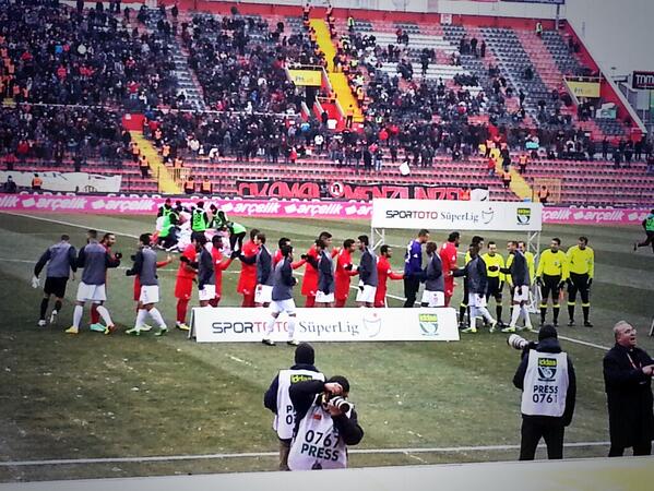 metin_K26's tweet photo. Eskişehirspor  2  -  Gaziantepspor  0   maç sonucu :) http://t.co/uitHLv4I9P