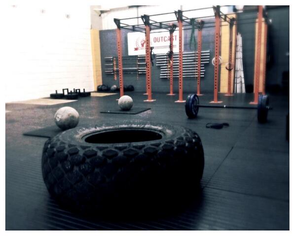 OutcastSwansea's tweet image. Sunday morning wod testing at Outcast HQ. #oddobjects #outofcomfortzone #nearlydidasick