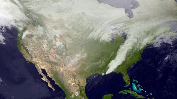 NOAASatellites's tweet photo. GOES composite satellite imagery this morning (Dec 22) #holidaystorm #EnviroVizLab http://t.co/f6qGP59FRc