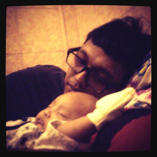 nickengaluh's tweet photo. Kompaknyaaaa ... :D selamat bobo my love ... :* :* http://t.co/KG10Bv2Cgr