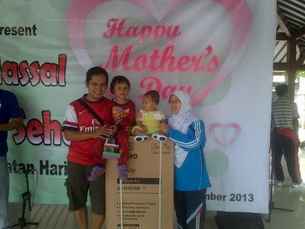 nobi_x's tweet photo. Jalan sehat dapat dorprize http://t.co/eyqXXw6UDX