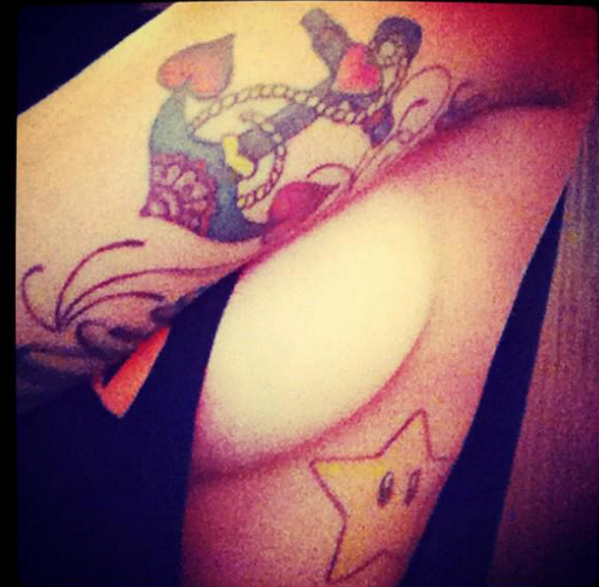 Angiegamergirl's tweet photo. Games, yea I'm bout that life Lol http://t.co/0qCuDsVdXJ